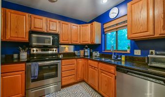 7673 Woodmere Dr 27, Athens, OH 45701