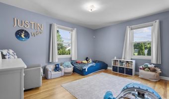 5 Greenfield Dr, Ansonia, CT 06401