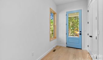 35 Grindstaff Dr, Asheville, NC 28803