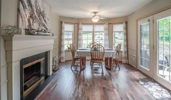 2641 Topflite Dr, Akron, OH 44312