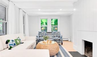 114 Rodman St, Narragansett, RI 02882