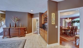 8 Meeting Rock Dr, Atkinson, NH 03811