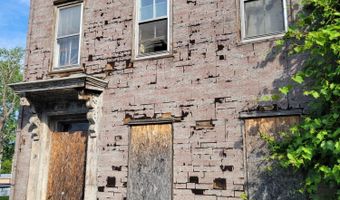 12 Garden St, Amsterdam, NY 12010