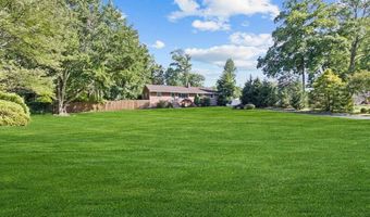 687 Hopping Rd, Belford, NJ 07718