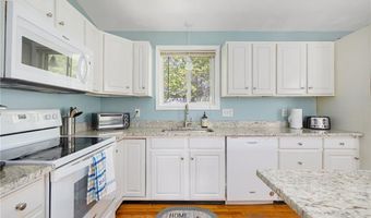 67 Meadowrue Trl, Narragansett, RI 02874