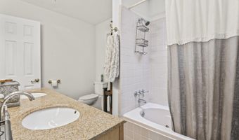 400 Ulman Ave, Bay St. Louis, MS 39520