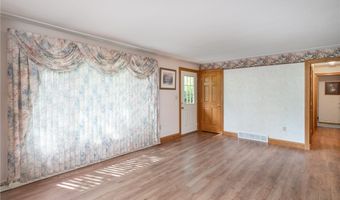 915 Sharondale Dr, Amherst, OH 44001