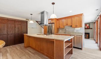 525 Tumbling Hawk 525, Acton, MA 01720
