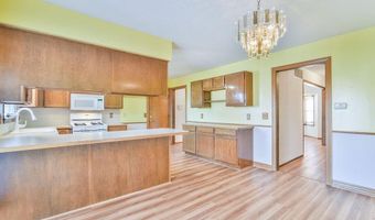 4055 Farmstead St, Bel Aire, KS 67220