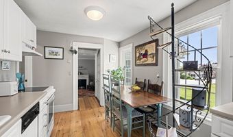 376 Main St 4, Amesbury, MA 01913