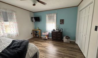 35 Maple St, Baileyville, ME 04694