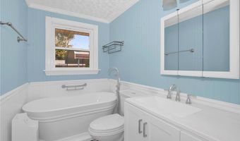 219 E Clinton St, Autryville, NC 28318