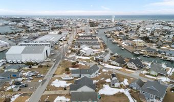 203 Old Causeway Rd, Atlantic Beach, NC 28512