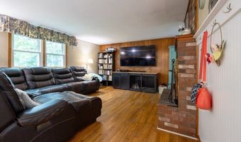 18 Cobb Rd, Ashburnham, MA 01430