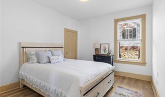 18 Barney St 1, Newport, RI 02840