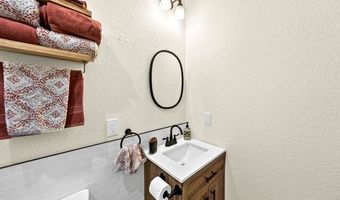 120 Western Way, Adkins, TX 78101