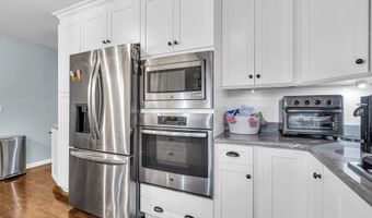 62 Birch St, Beachwood, NJ 08722
