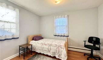 24 High St, Middletown, RI 02842