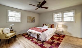 5704 RADNOR Ct, Bethesda, MD 20817