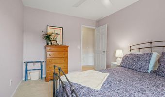 17 Greyledge Dr, Albany, NY 12211