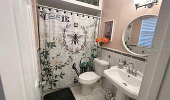 650 SHERWOOD Dr, Altamonte Springs, FL 32701