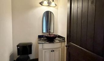 2116 Westridge Rd, Carlsbad, NM 88220