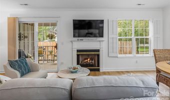 19 Willowick Dr, Asheville, NC 28803