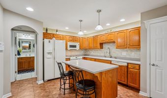 933 Amesbury Ct, Indianapolis, IN 46217