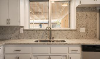 425 Graceland Dr SE, Albuquerque, NM 87108