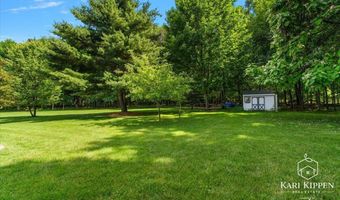 8150 Country Pine Dr SE, Alto, MI 49302