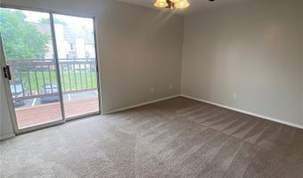 1310 Crossings Ct B, Ballwin, MO 63021