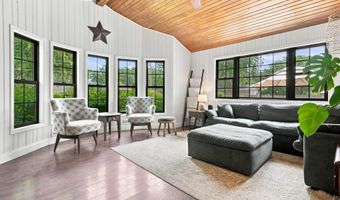 301 Walnut Ln, Apple Valley, MN 55124