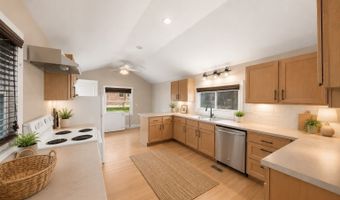 912 Greene St, Adel, IA 50003