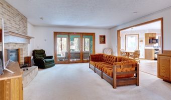 200 GREENTREE Cir, Aurora, OH 44202