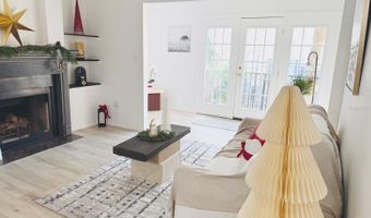 216 AFTON Sq 202, Altamonte Springs, FL 32714