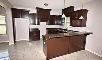 818 N 7th St, Alamo, TX 78516