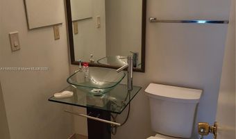 3475 N Country Club Dr 817, Aventura, FL 33180