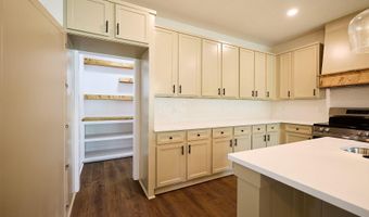 10573 W Miller Sardis Rd, Bauxite, AR 72011