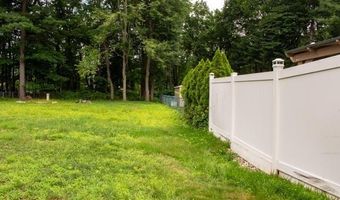 11 Melissa Ct, Albany, NY 12205