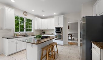 18 MONTFORT Dr, Belle Mead, NJ 08502