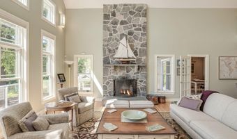 11 Clark Island Rd, Amherst, NH 03031