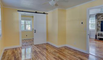 33 Spruce Ln, Bristol, RI 02809