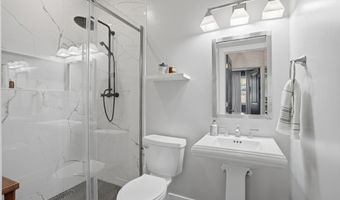 223 E 2050 N, Centerville, UT 84014