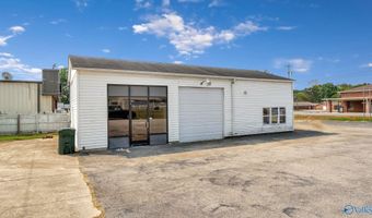 1214 N Jefferson St, Athens, AL 35611
