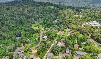 8 Apple Ln, Asheville, NC 28804