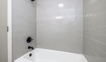 2 Western Hills Dr, Arkadelphia, AR 71923