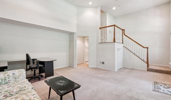 817 OAK KNOLL Ter, Rockville, MD 20850