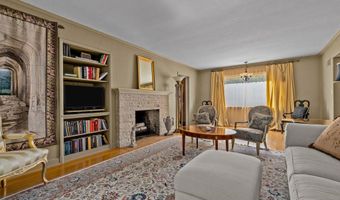 32 GARDEN Ct, Appleton, WI 54915