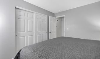 502 Oak Ridge Trails Ct, Ballwin, MO 63021