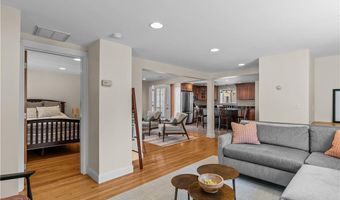 30 First School St, Bristol, RI 02809